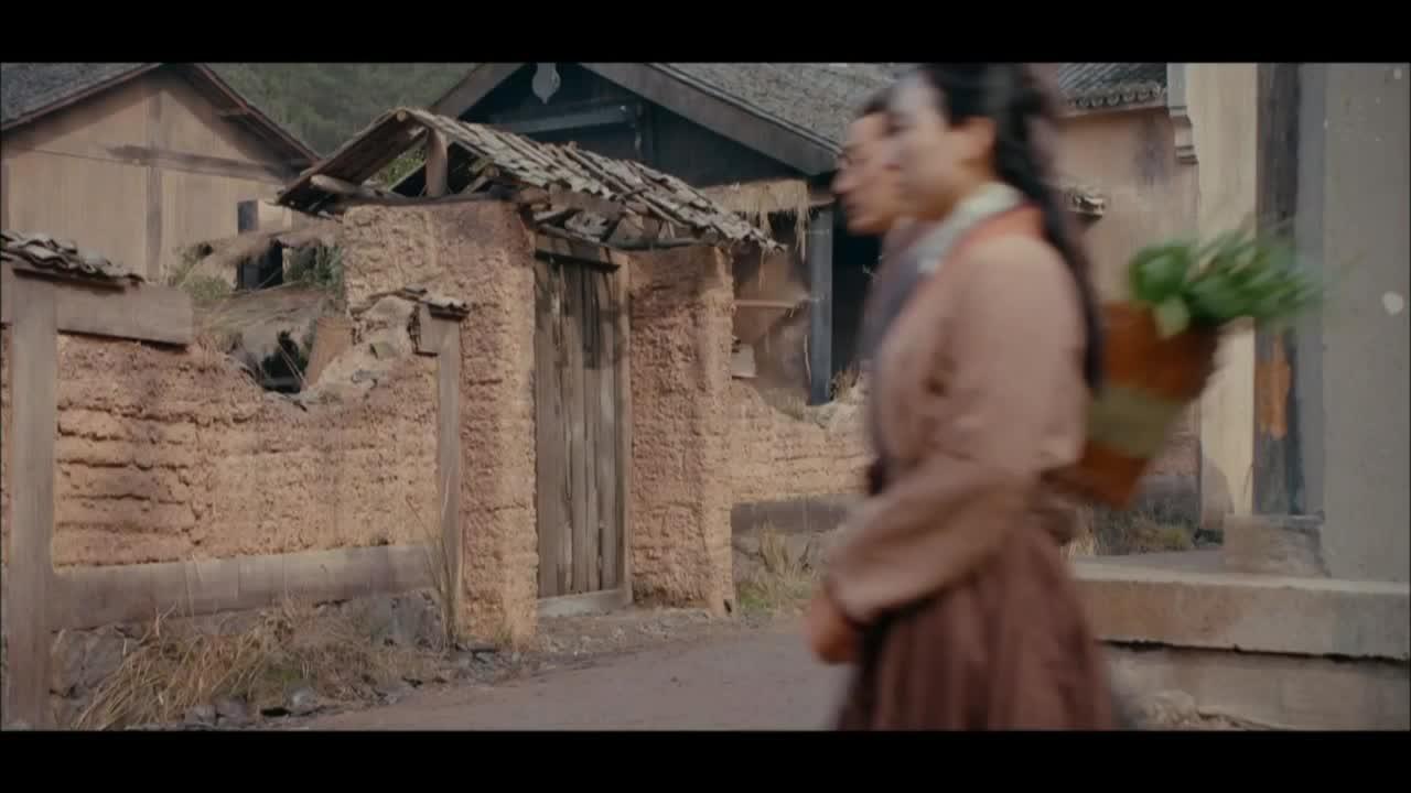 E04