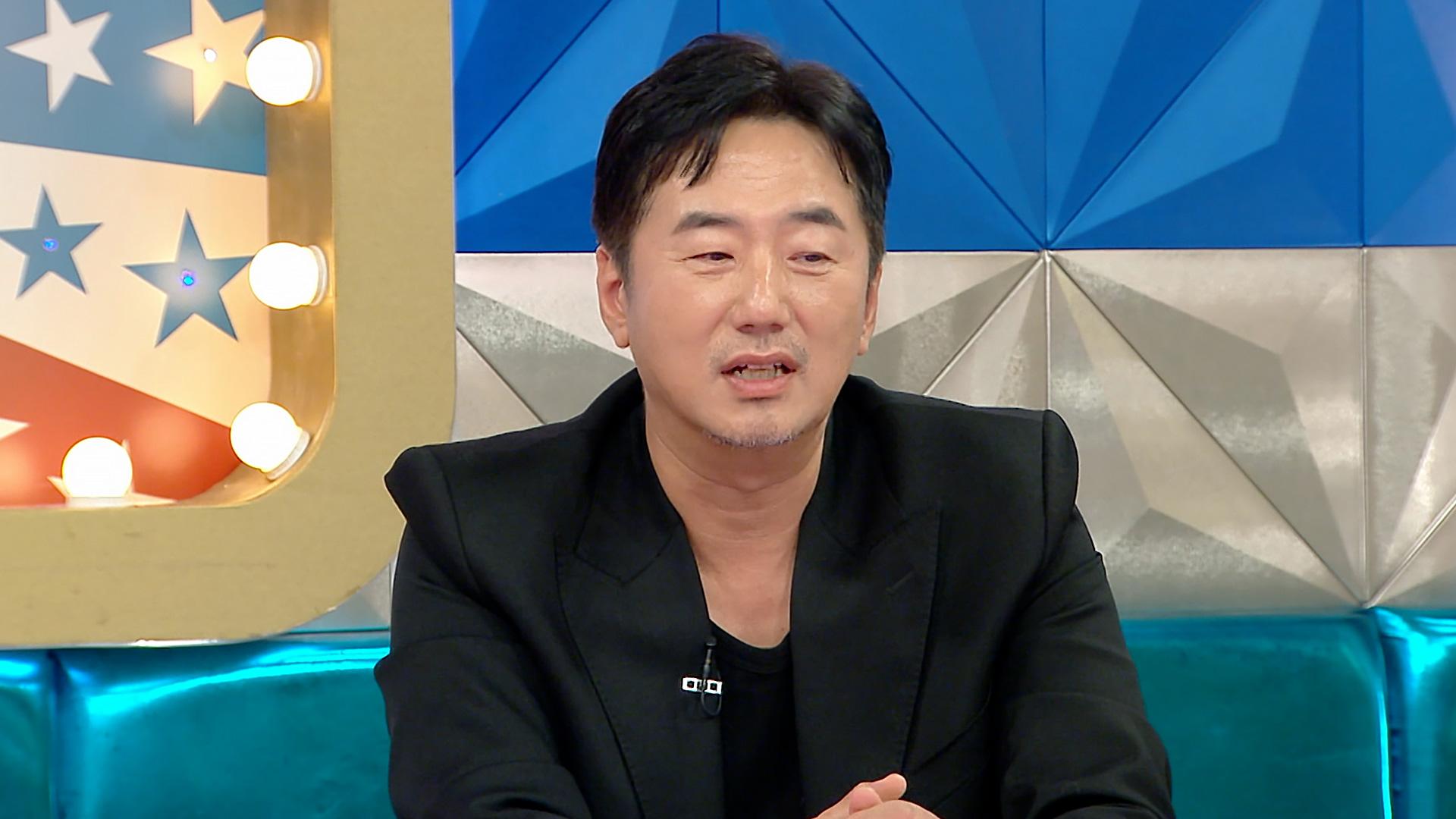 979회