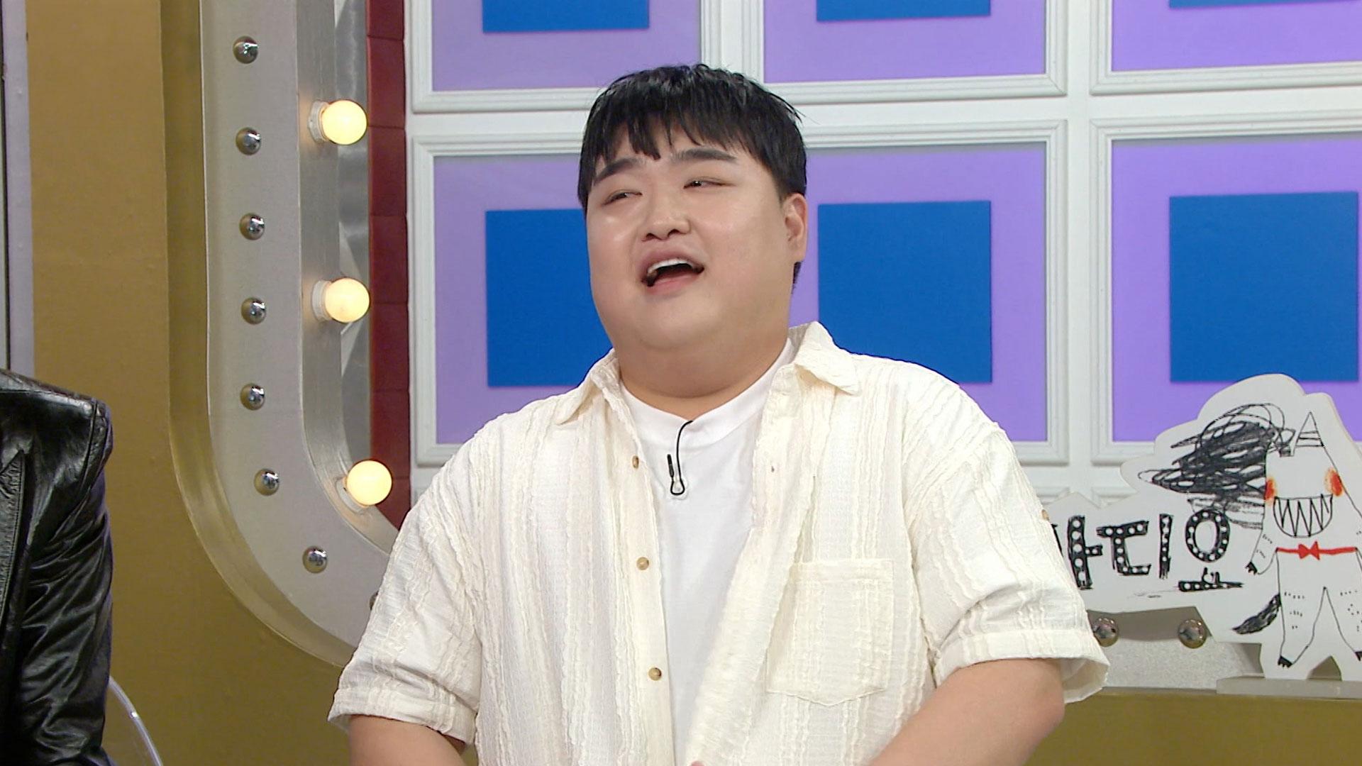 982회