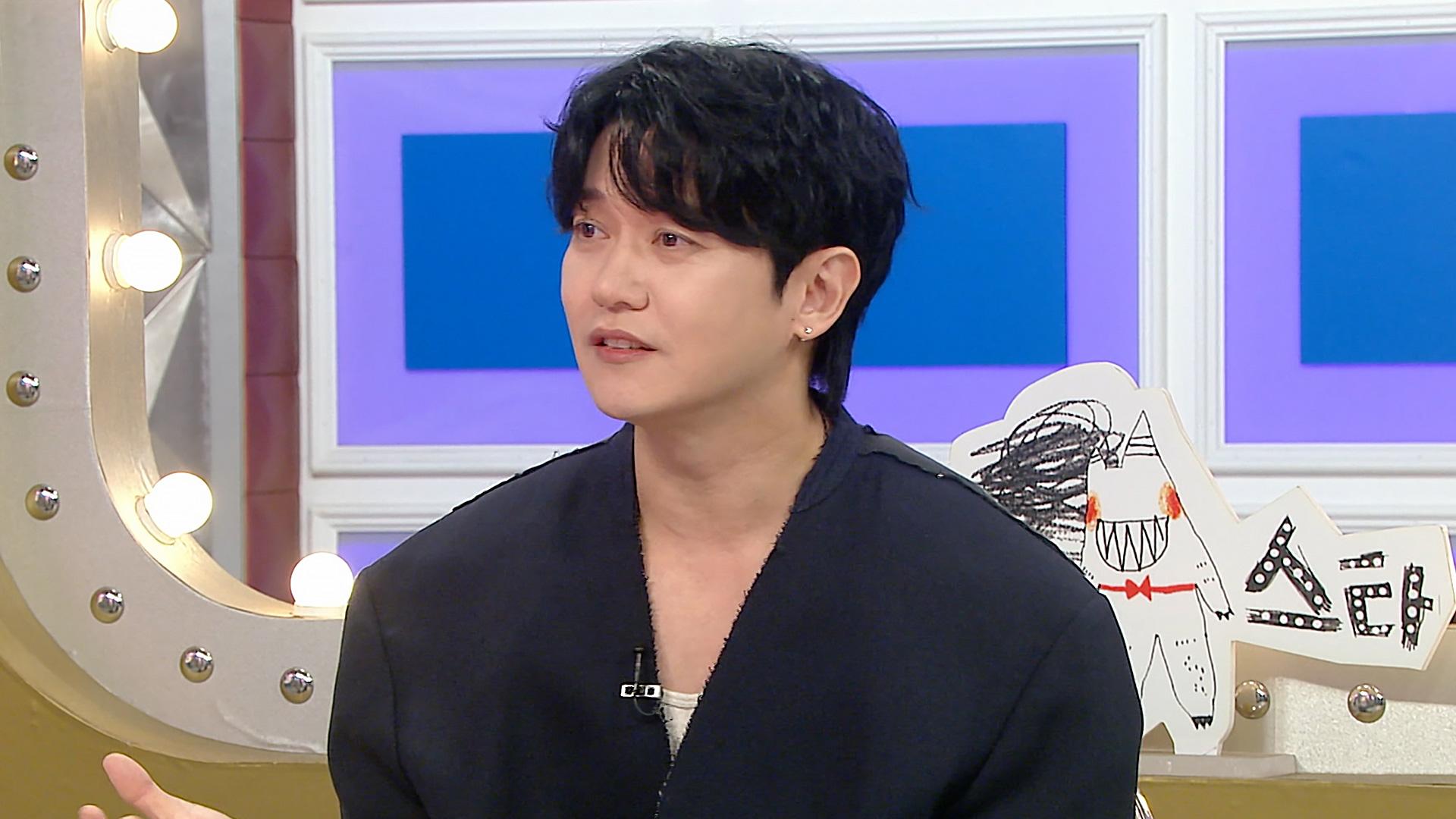 985회
